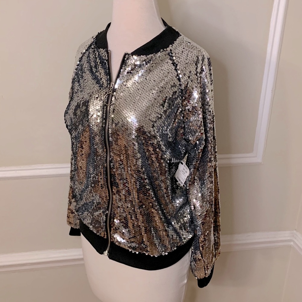 AKIRA NWT SEQUIN BOMBER JACKET ❤️🔥🥰